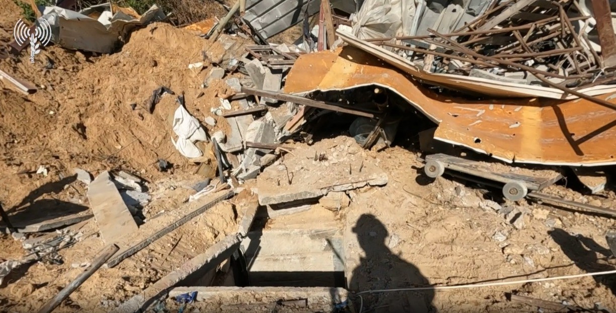 מנהרת טרור של חמאס - מטרים ספורים מחצר בית הספר | תיעוד