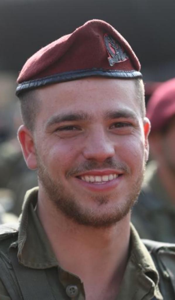 אביו של הלוחם שנפל: "חמאס על הקרשים, הזמן להמשיך ולהכות בו"