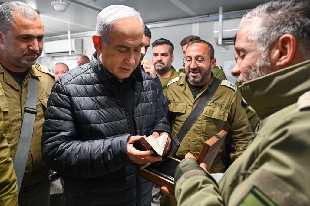 נתניהו מגיב למקרון: "מדינת ישראל הוקמה בזכות גבורת לוחמינו"
