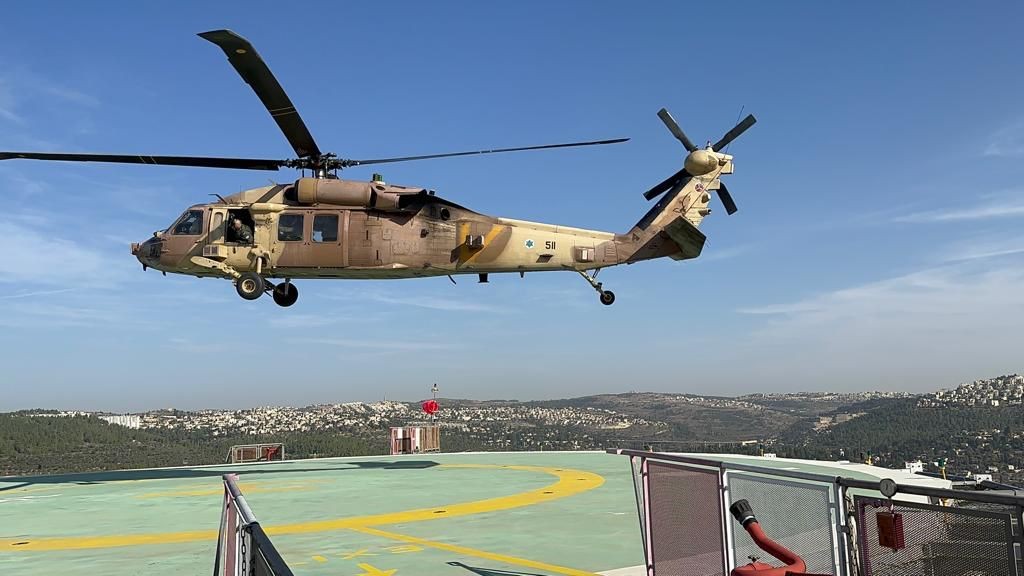 שמונה פצועים בזירה, שניים באורח אנוש; המחבל חוסל