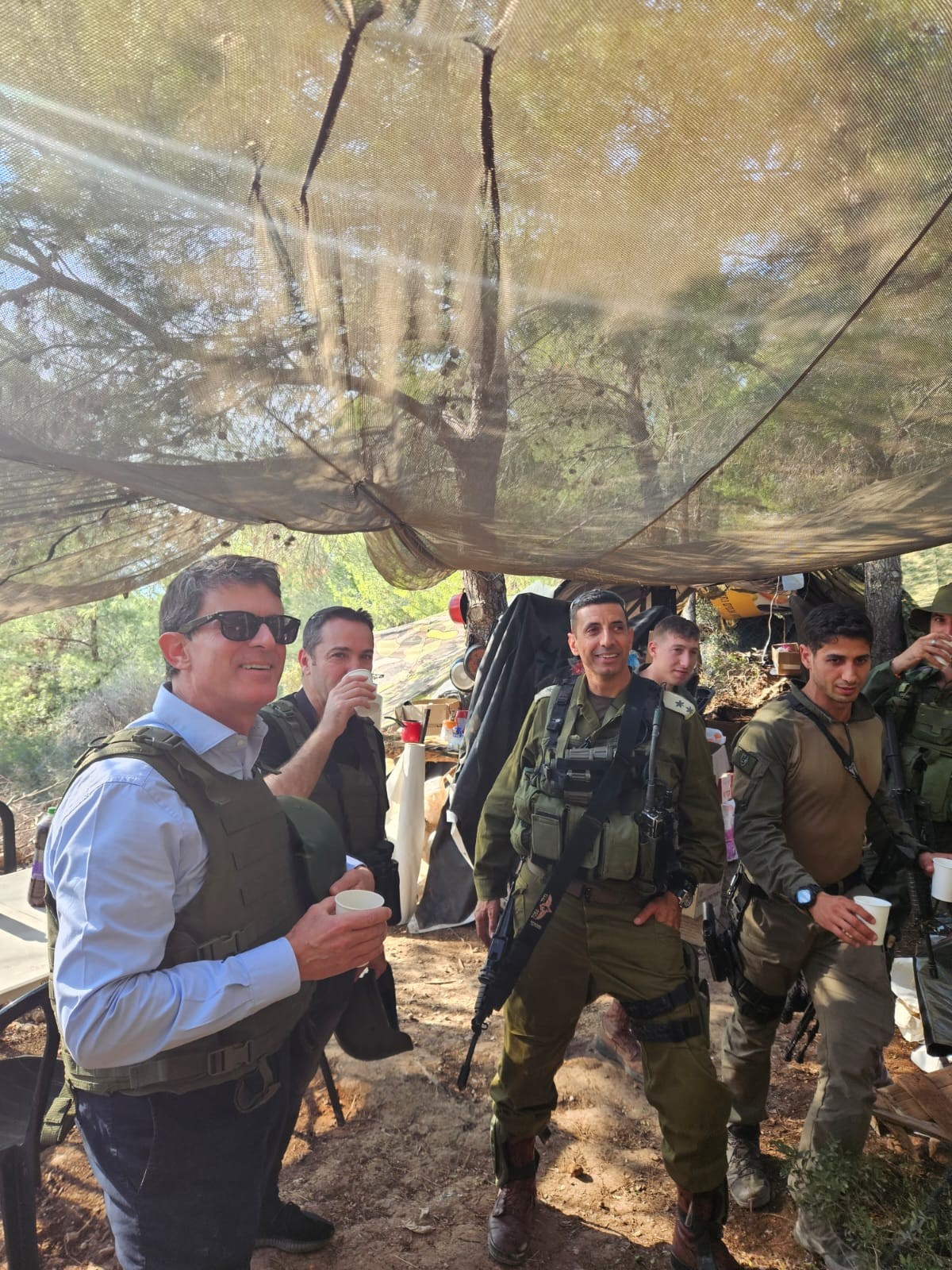 ראש ממשלת צרפת לשעבר ביקר בישראל: "מלחמה של העולם החופשי"