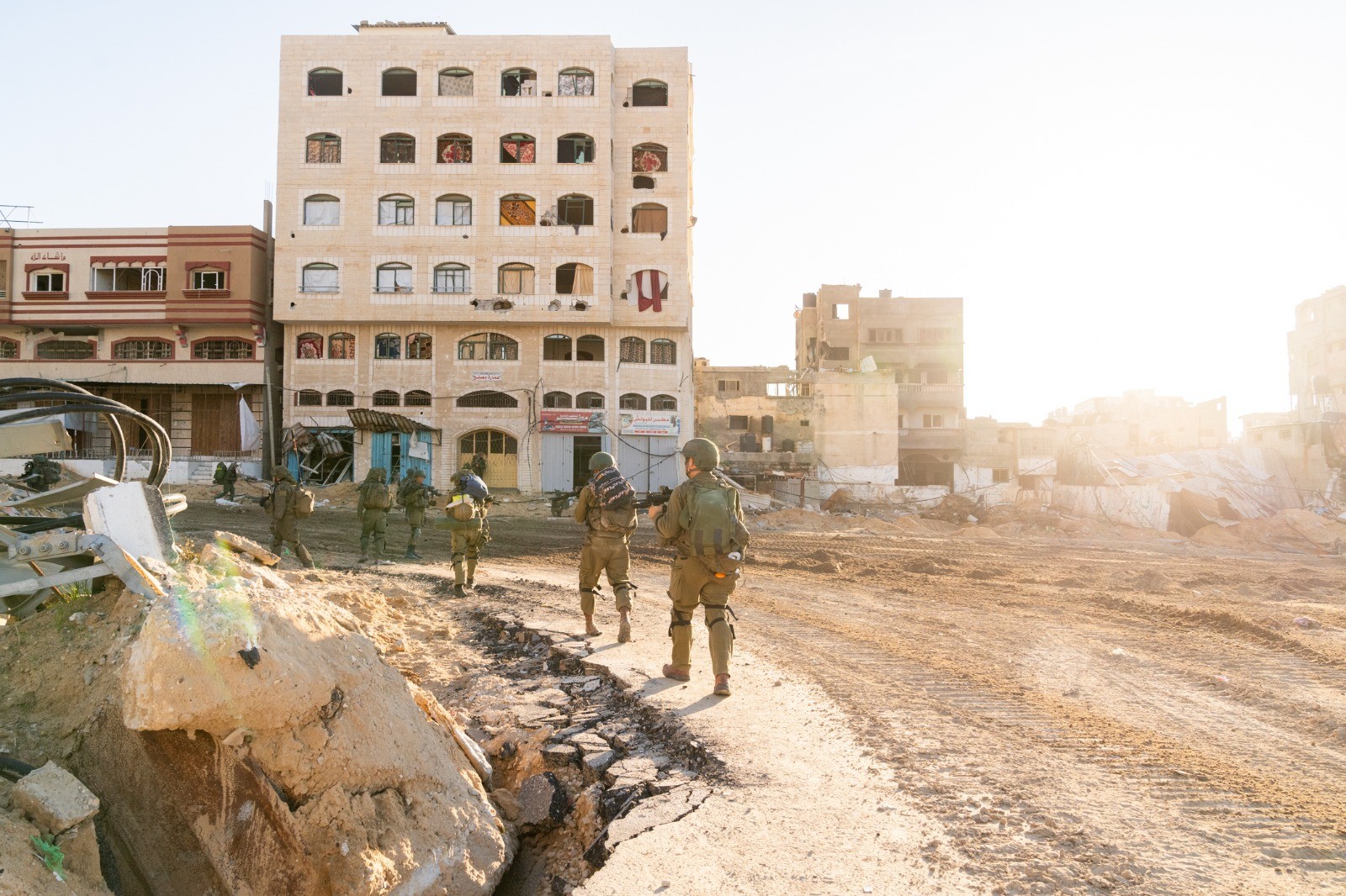 צה"ל הרחיב את הפעילות במרכז הרצועה דרומית לעיר עזה