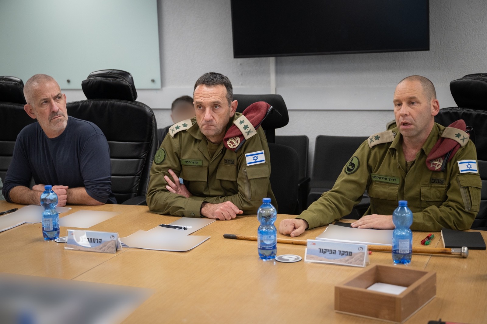 הרמטכ"ל בהערכת מצב בפיקוד הדרום | צילום: דובר צה"ל