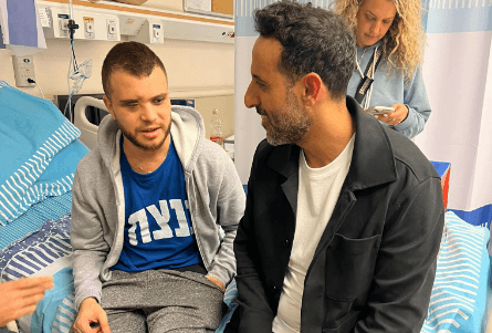 דודו אהרון נפגש עם מילואימניק שהתעוור בלחימה: "דור הניצחון"