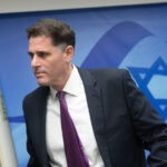 לאחר שחרור עידן אלכסנדר: משלחת המו"מ יצאה לדוחא