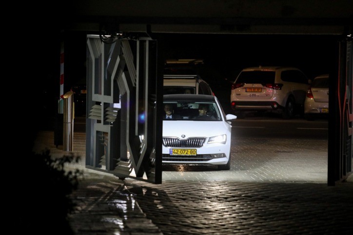 השר בני גנץ במהלך נסיעתו |קרדיט: הדס פרוש, פלאש 90