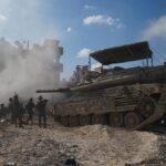 באופן רשמי: ישראל מנהלת בפריז מו"מ שעלול להביא לסיום המלחמה