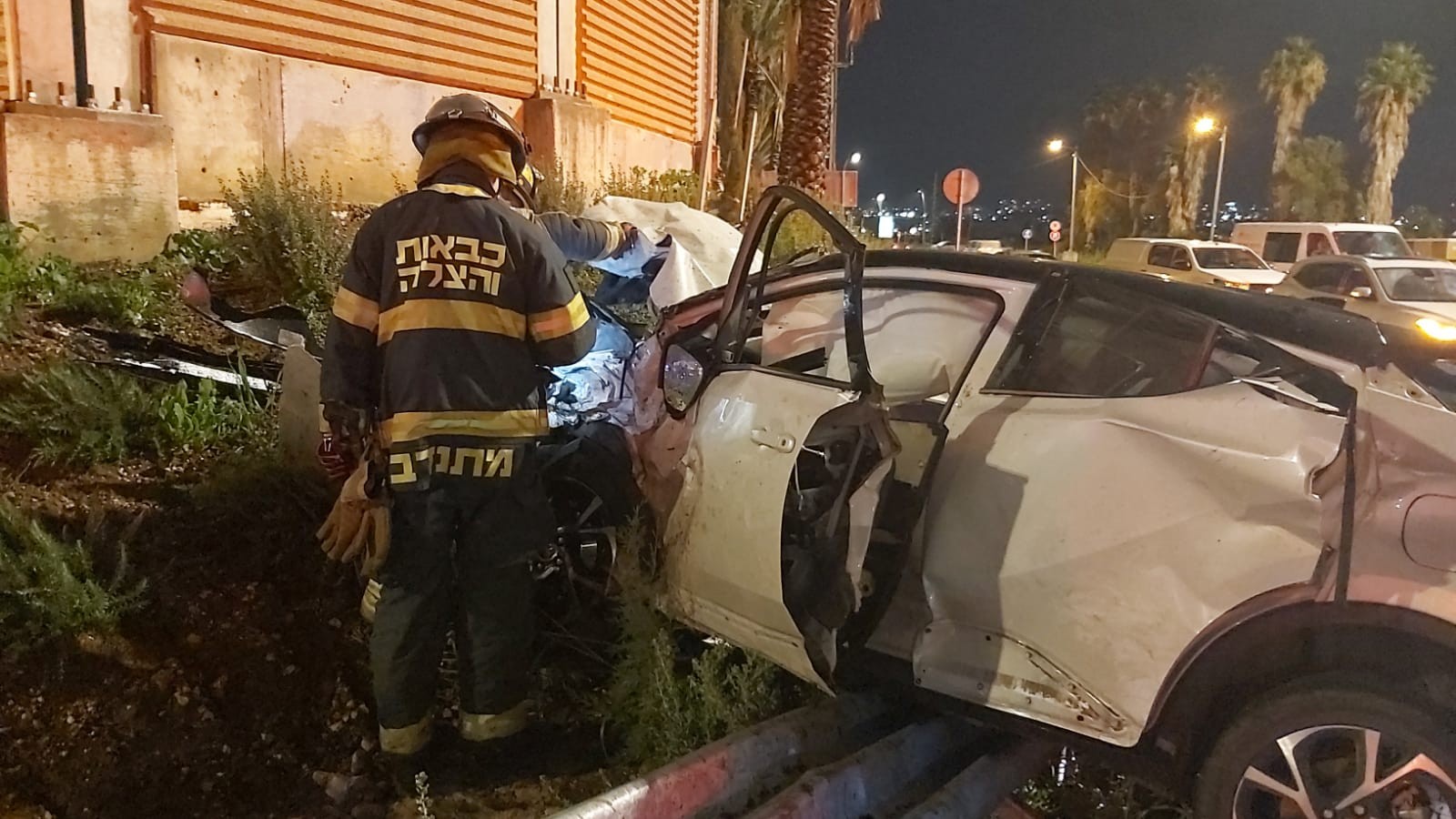 זירת התאונה בראש העין | צילום: דוברות כבאות והצלה