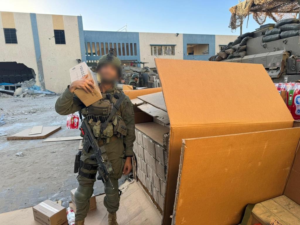 מצנחים בלב חאן יונס? כך נראה מבצע האספקה ללוחמי צה"ל בעזה
