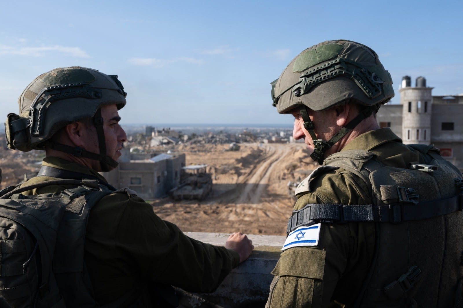 הרמטכ"ל עם מפקדים במילואים בחאן יונס | קרדיט: דובר צה"ל