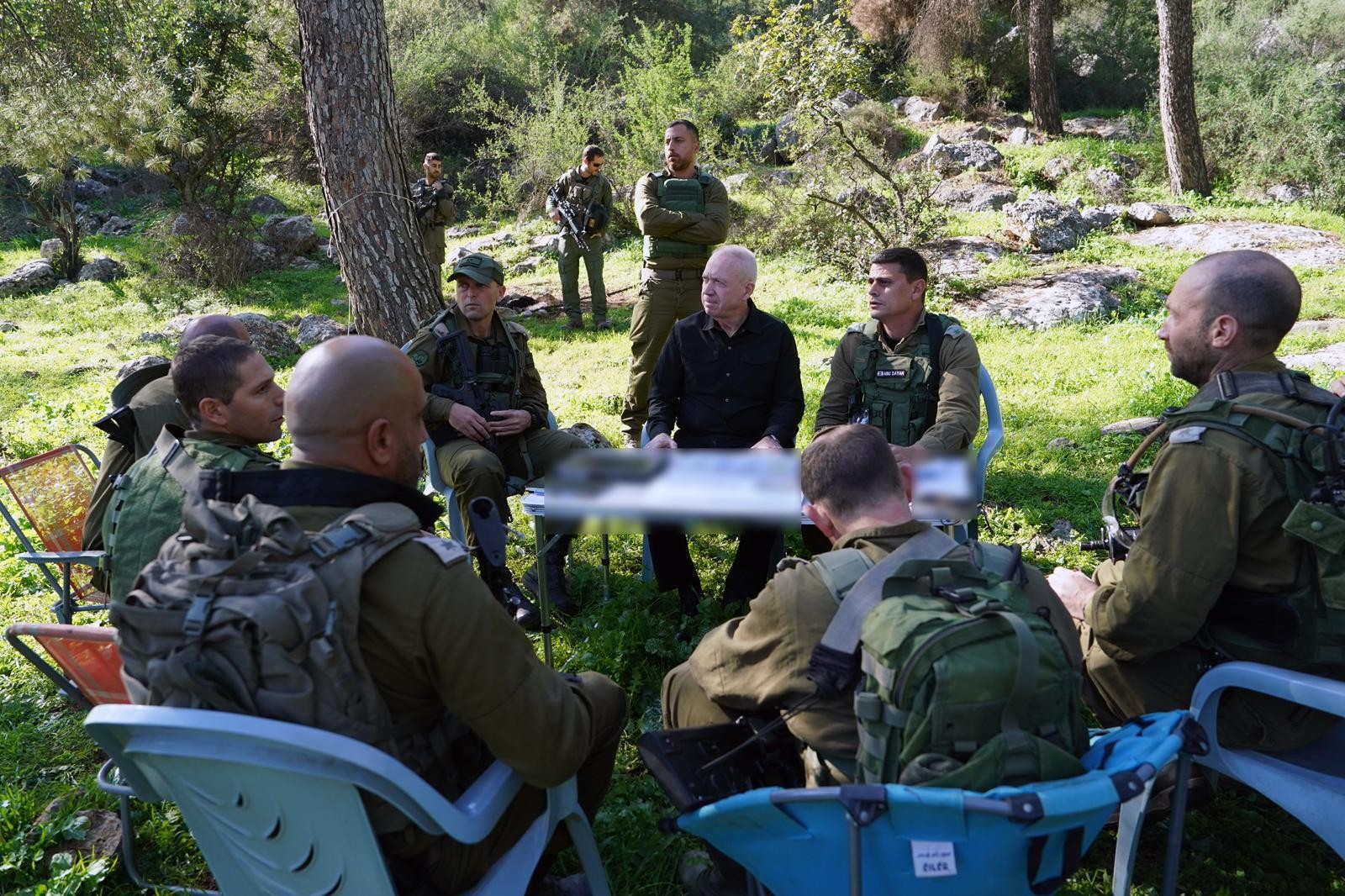 גלנט בצפון: "דוחקים את חיזבאללה מהגדר, עלולים להגיע לעימות"
