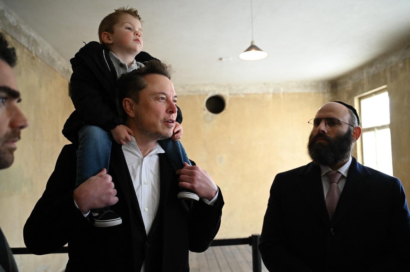 "הוא התעניין בכל דבר": כתבנו עם הרב שליווה את מאסק באושוויץ