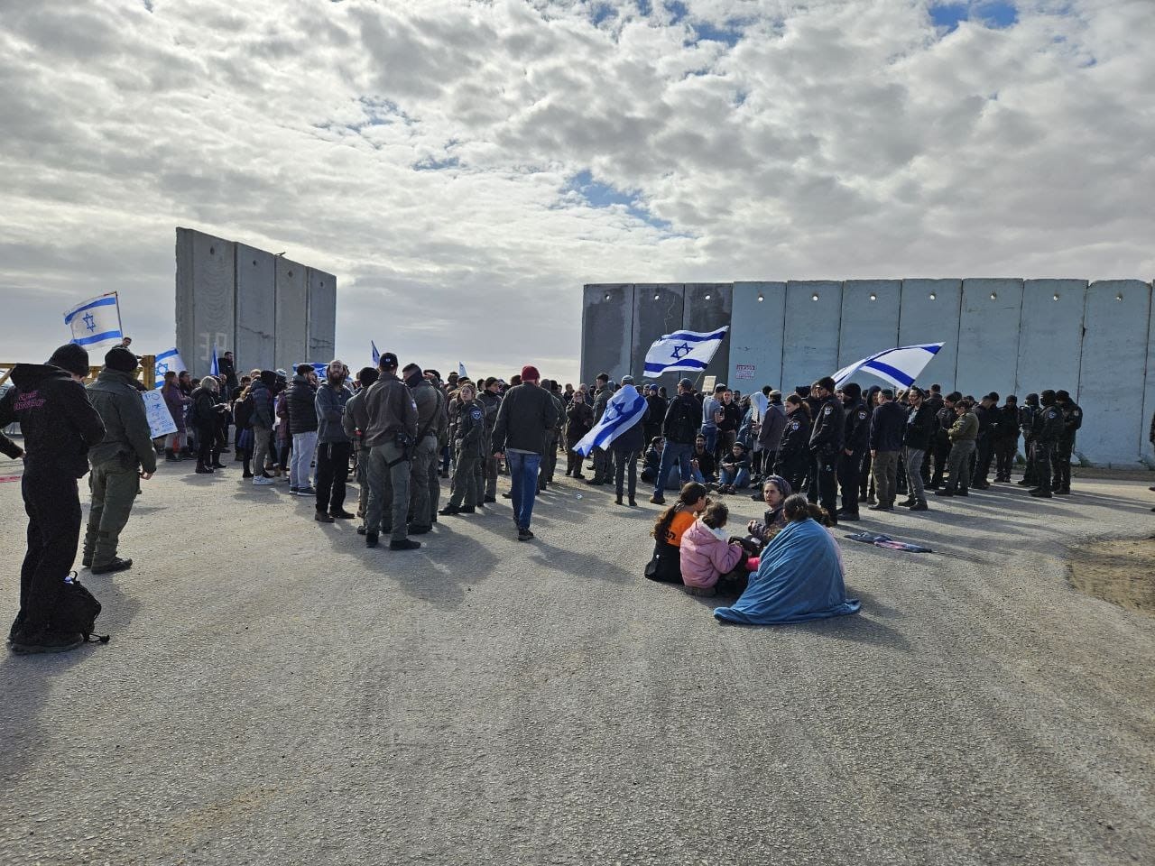 בעקבות החסימות: צה"ל הכריז על מעבר כרם שלום כשטח צבאי סגור