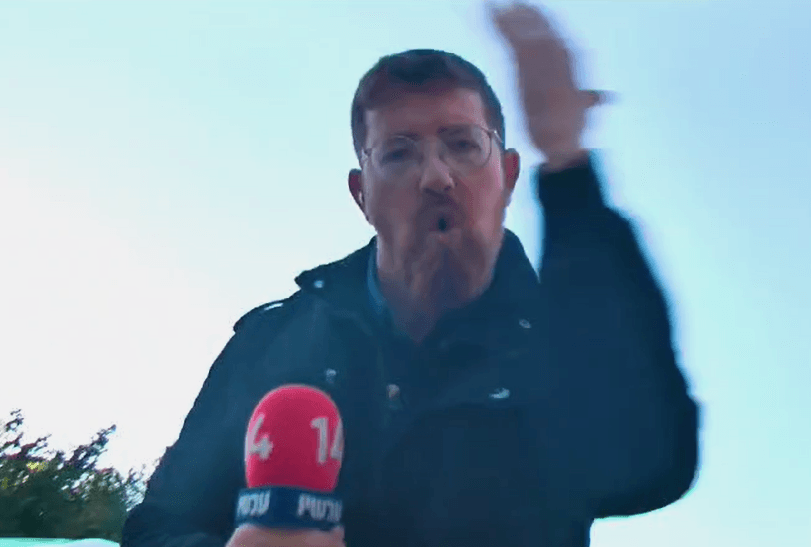 "חשבנו שלא רואים, זרמתי": כתב חדשות 14 הצליח להפתיע אותנו