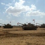 במקביל לפינוי האוכלוסייה מרפיח: מצרים מעלה כוננות בסיני