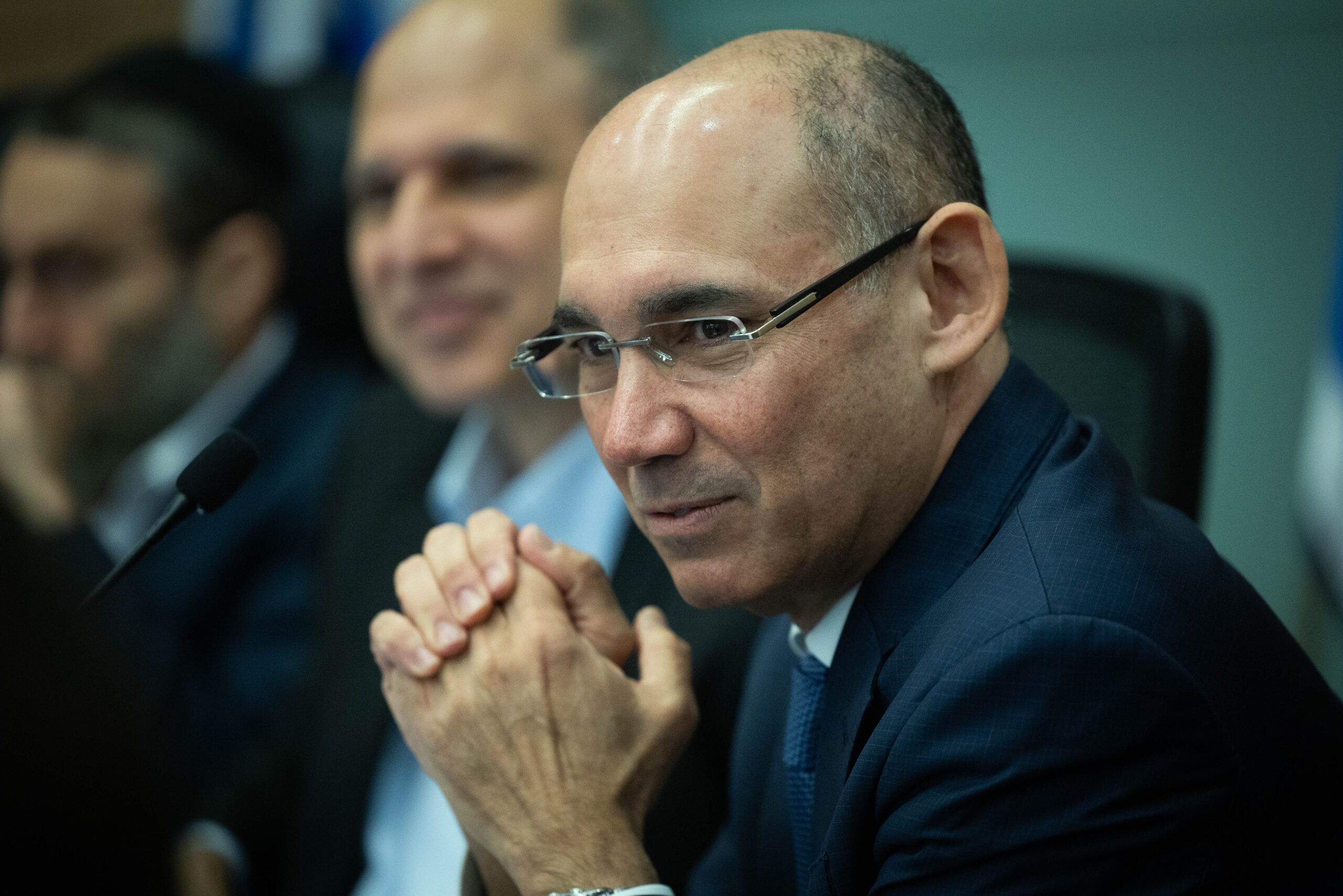 מכה לבנקים: חיזוק חברות האשראי על חשבונם