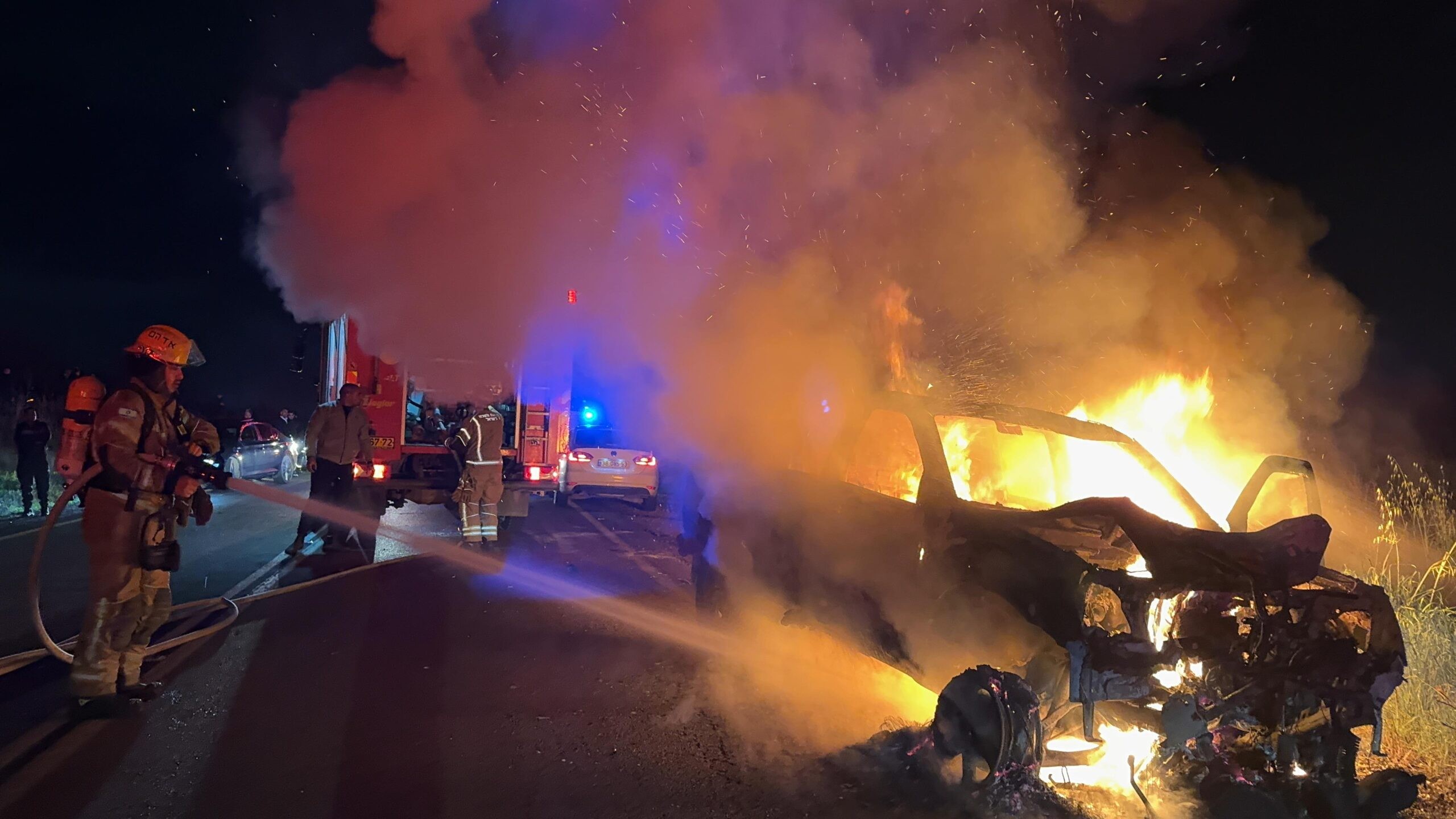תאונה קטלנית: רוכב אופנוע נהרג, כלי הרכב עלו באש