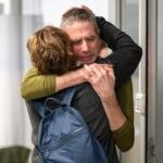 בחיבוקים ובדמעות: רגעי המפגש של פרננדו ולואיס עם בני משפחתם