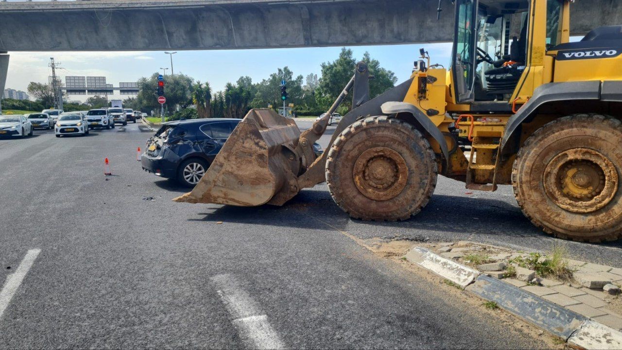 האירוע החריג בגלילות - טרקטור פגע ברכב, הנהג יתוחקר