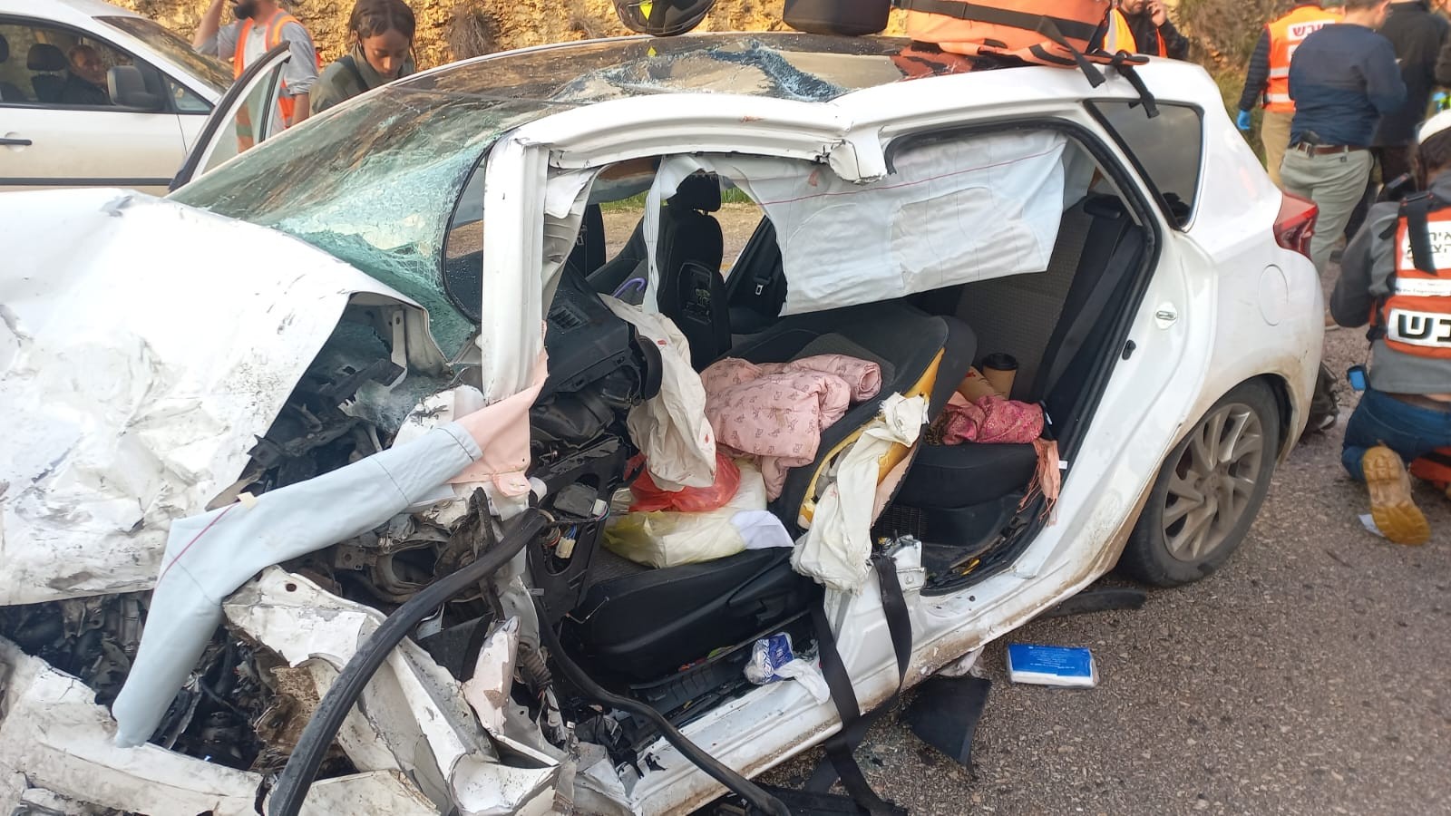 תיעוד מתאונת הדרכים בסמוך לפדואל | צילום: כבאות והצלה יו"ש