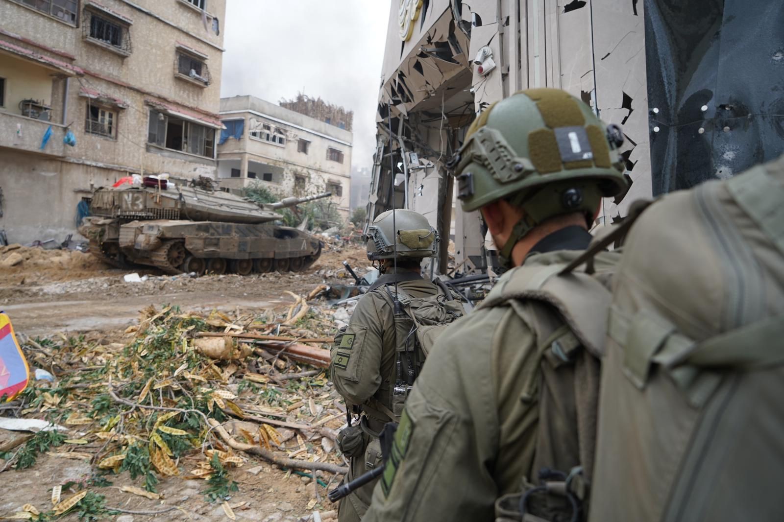 חאן יונס: מחבל חמוש בסכין התקרב לכוחות - וחוסל | תיעוד