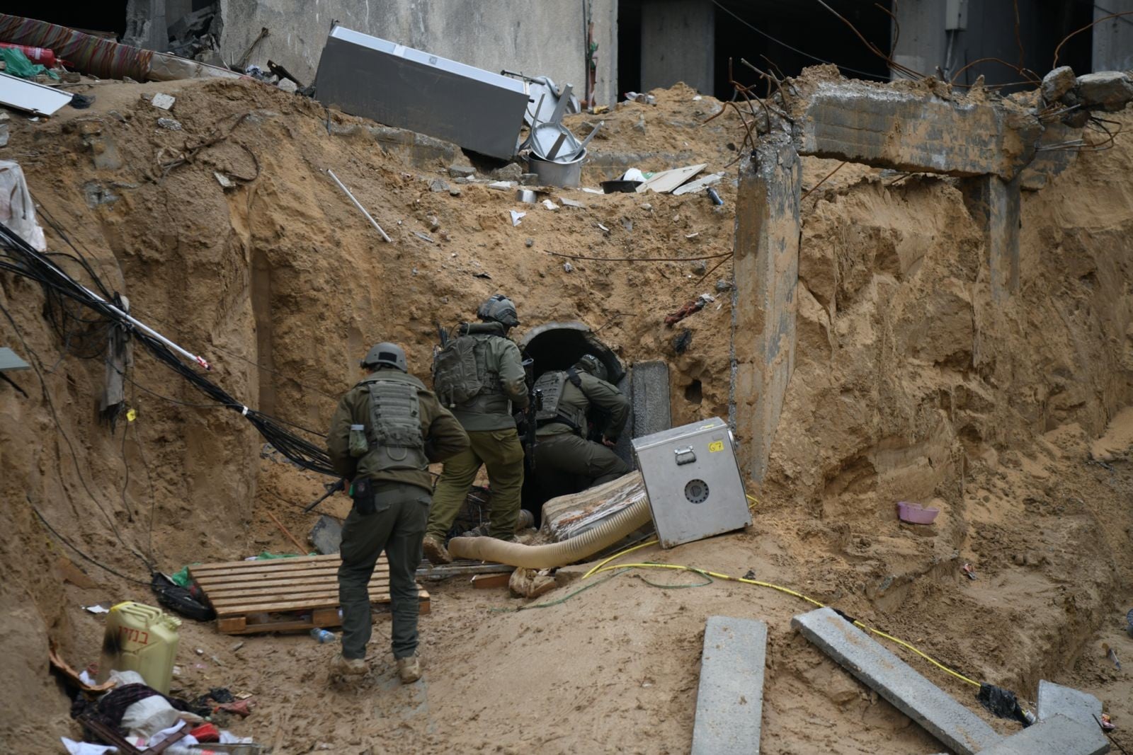 הערכה: חמאס תכננו להעביר את החטופים למנהרות - תוך שבועות