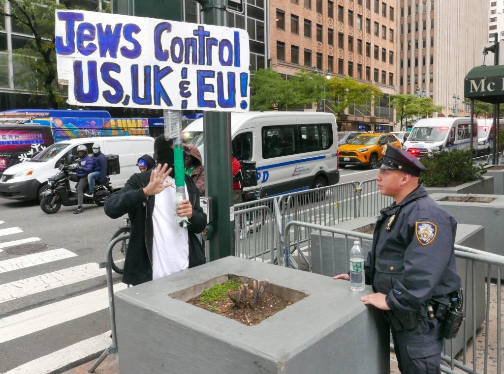 Auschwitz Survivor Issues Chilling Warning on Mamdani's NYC