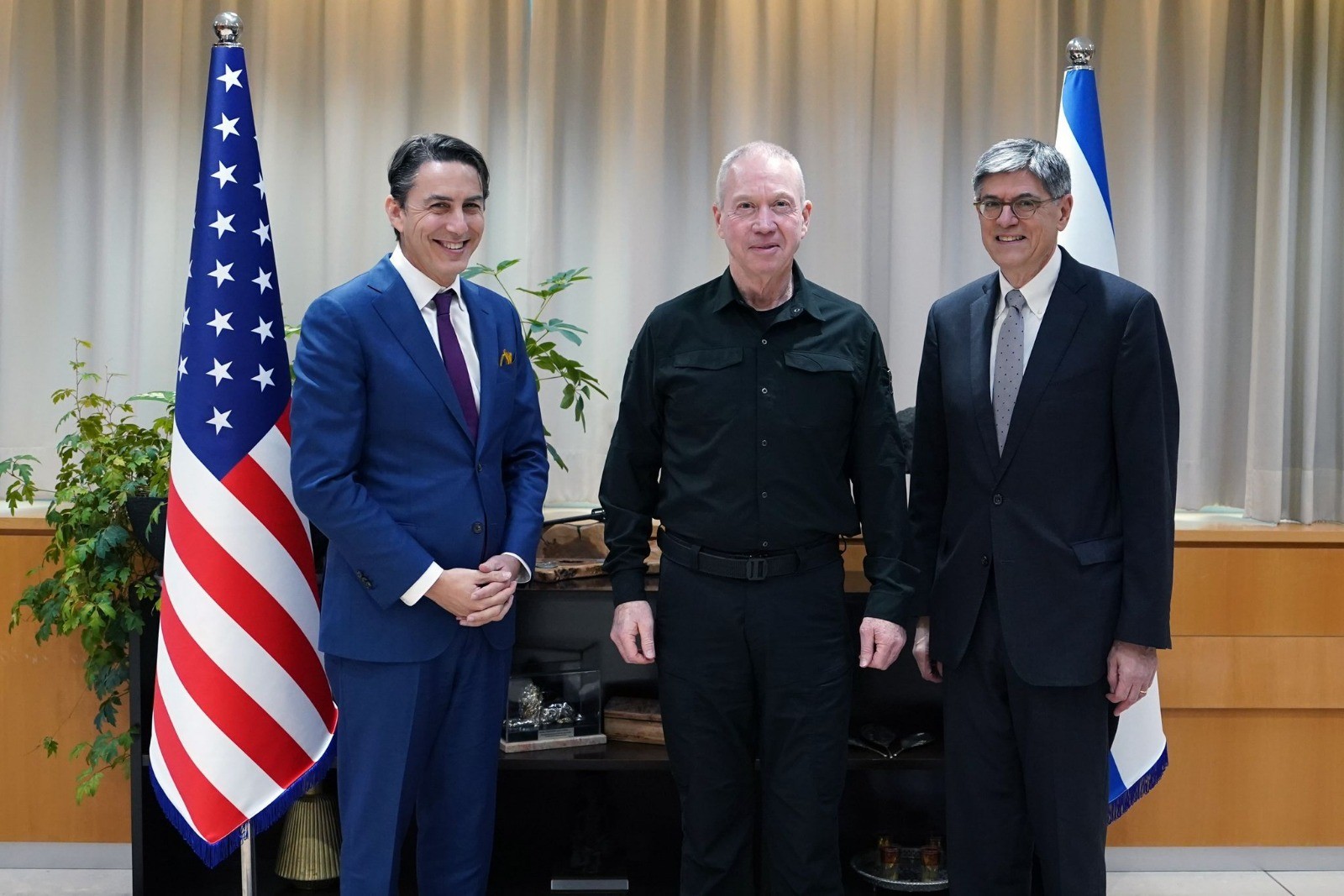 גלנט והוכשטיין בפגישה. צילום: אריאל חרמוני, משרד הביטחון
