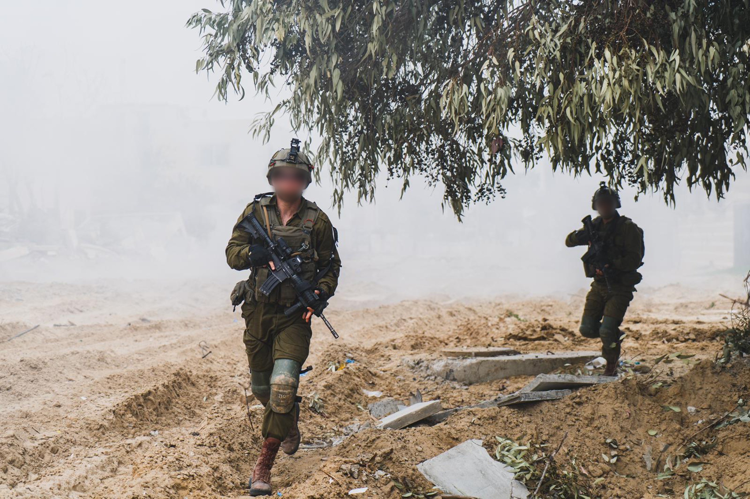 נשק טעון מתחת למיטה וירי ללא הפסקה: לוחמי הקומנדו בחאן יונס