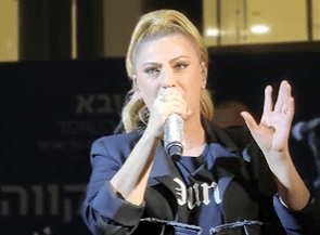 עם מיקרופון מנצנץ ודרבוקה: כך שרית חדד הגיעה אל בית החולים