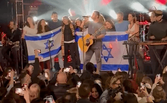 בצל האיומים: ישי ריבו הופיע לסטודנטים היהודים בהרווארד