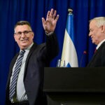 גדעון סער מפרק את המחנה הממלכתי ודורש להצטרף לקבינט המלחמה