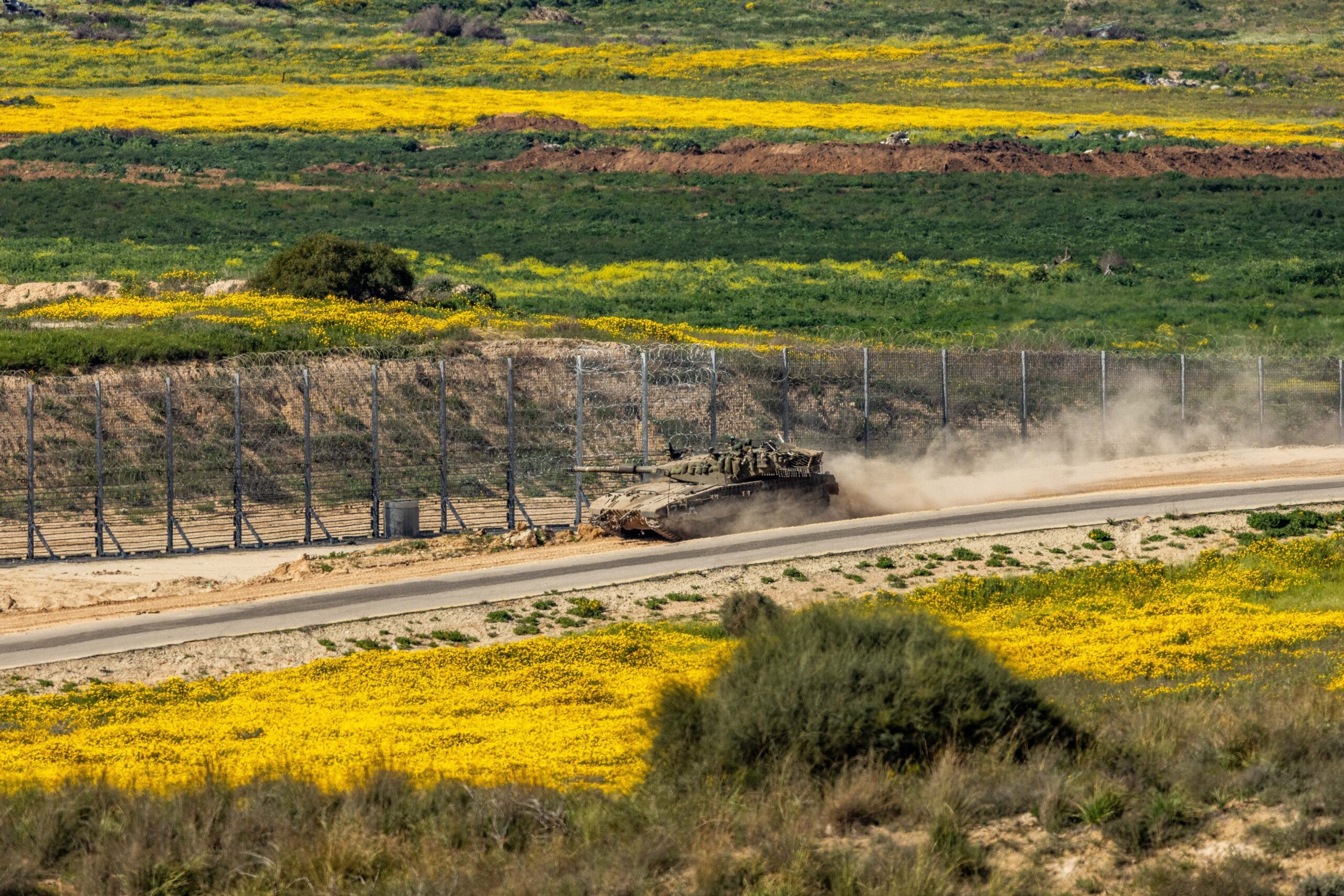 דיווח: ישראל מקימה 'אזור חיץ' בין רצועת עזה לישראל