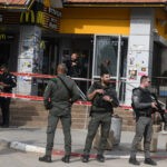 פצוע אנוש בפיגוע דקירה בסניף ארומה – המחבל נוטרל