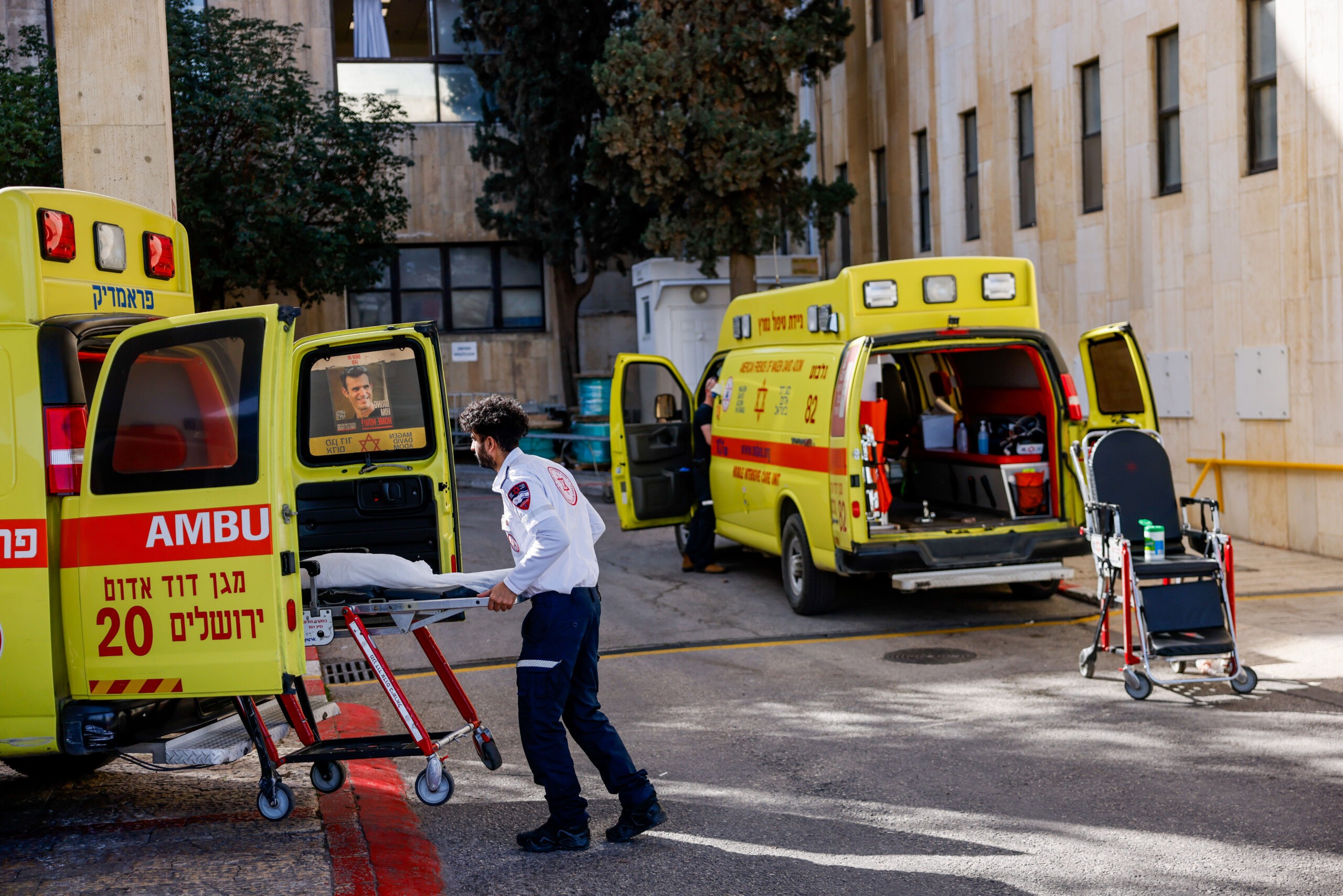 הרוג בתאונת דרכים בנגב, רכב פרטי התנגש באמבולנס באשדוד