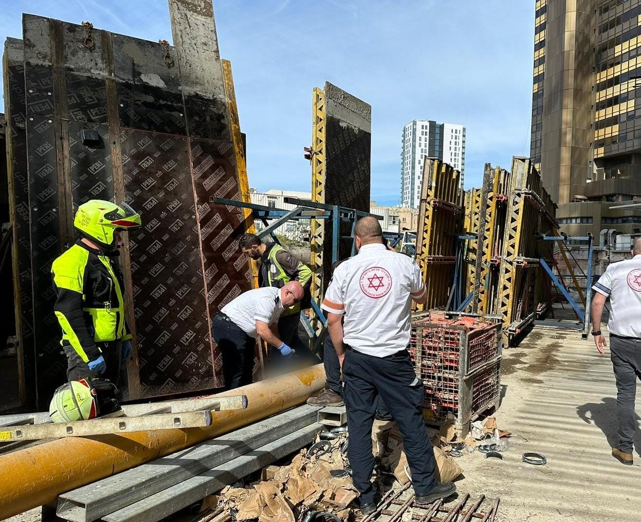 זירת האסון באתר הבנייה | צילום: תיעוד מבצעי מד"א