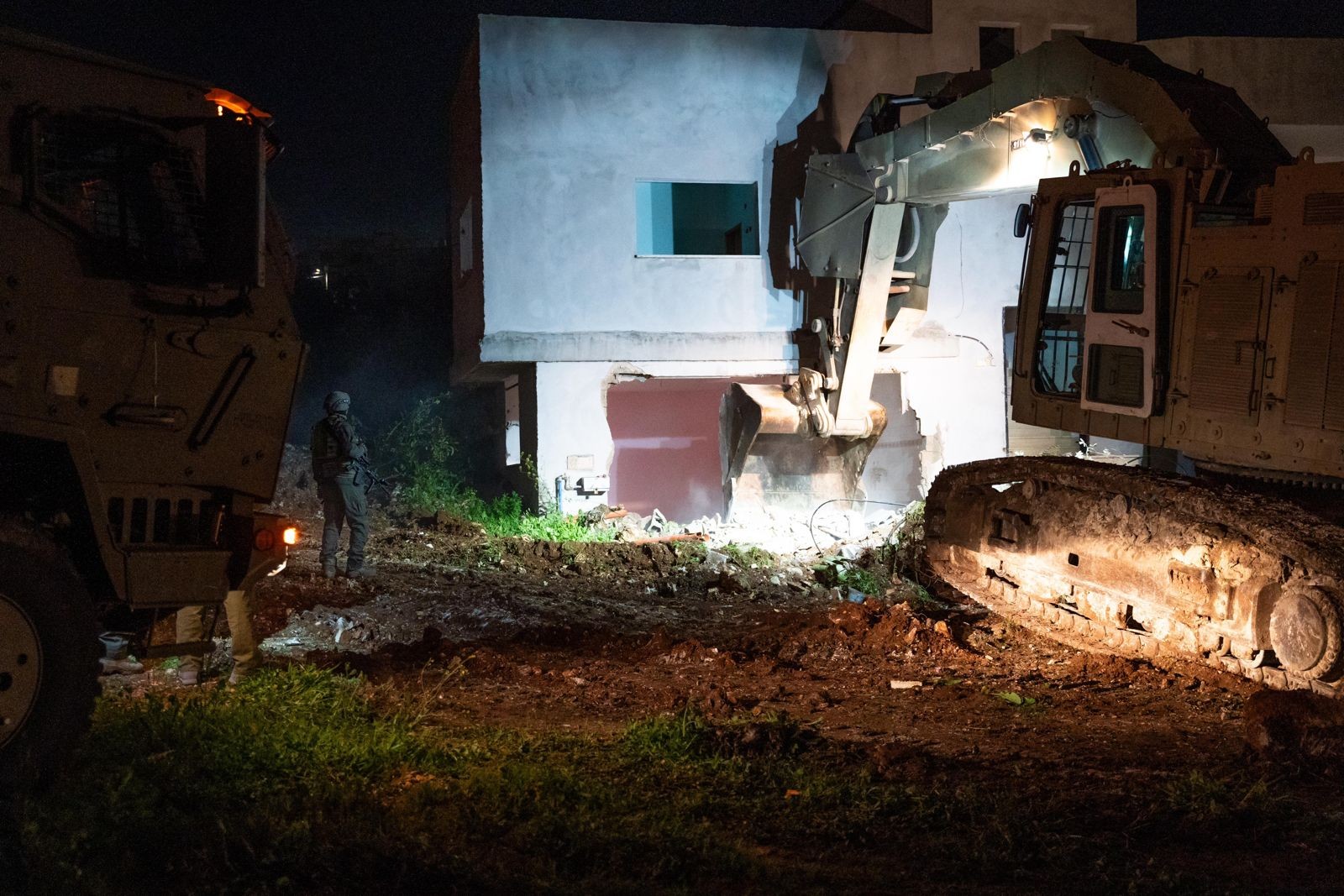 צה"ל הרס את בית המחבל שהשתתף ברצח בני משפחת ניגרקר | צפו