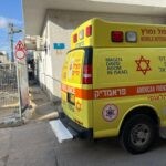 חשד לרצח בת"א: אישה נמצאה דקורה בחזה בשכונה התקווה