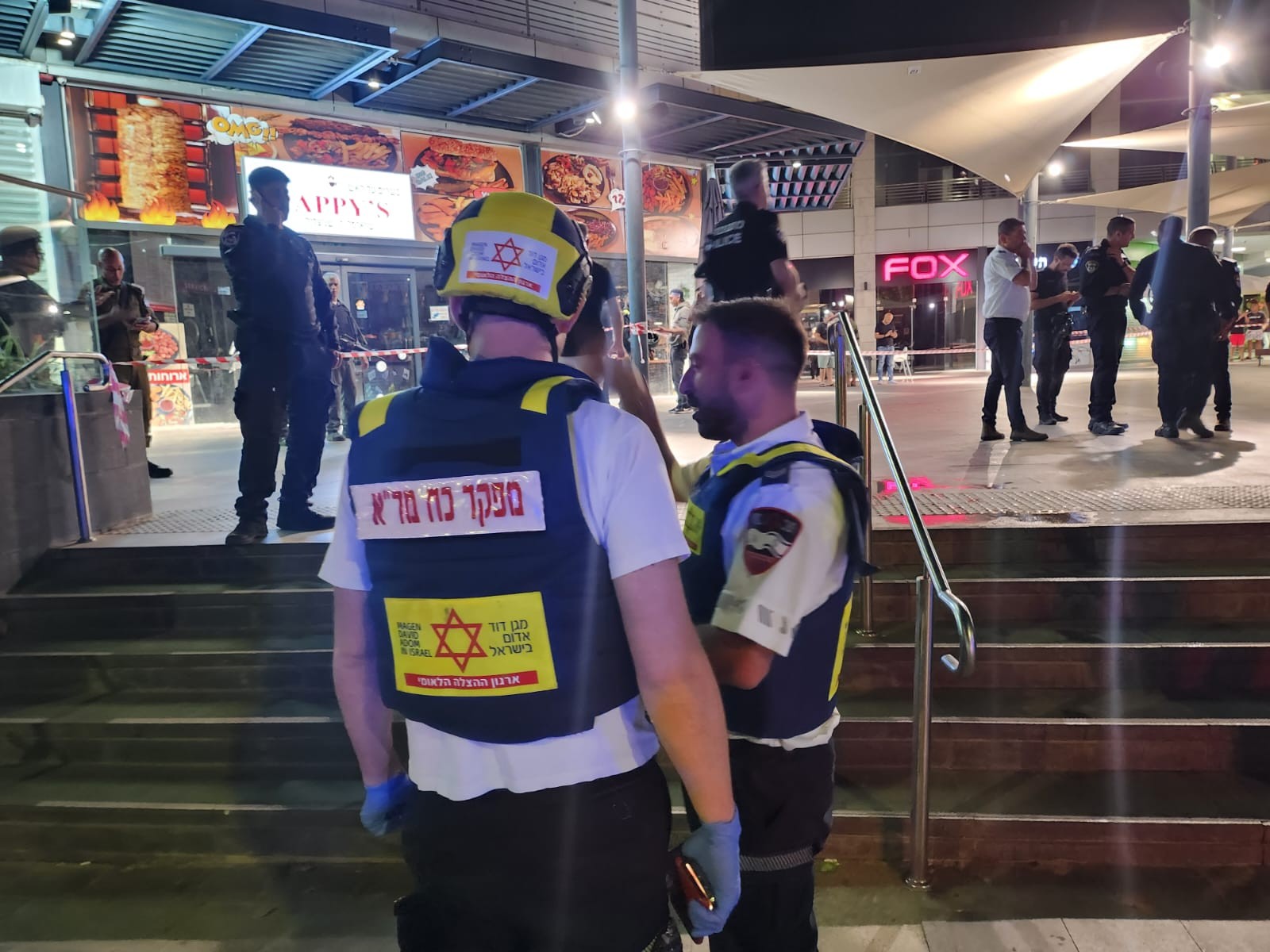 תיעוד ממצלמות הגוף של השוטר שחיסל אמש את המחבל בגן יבנה
