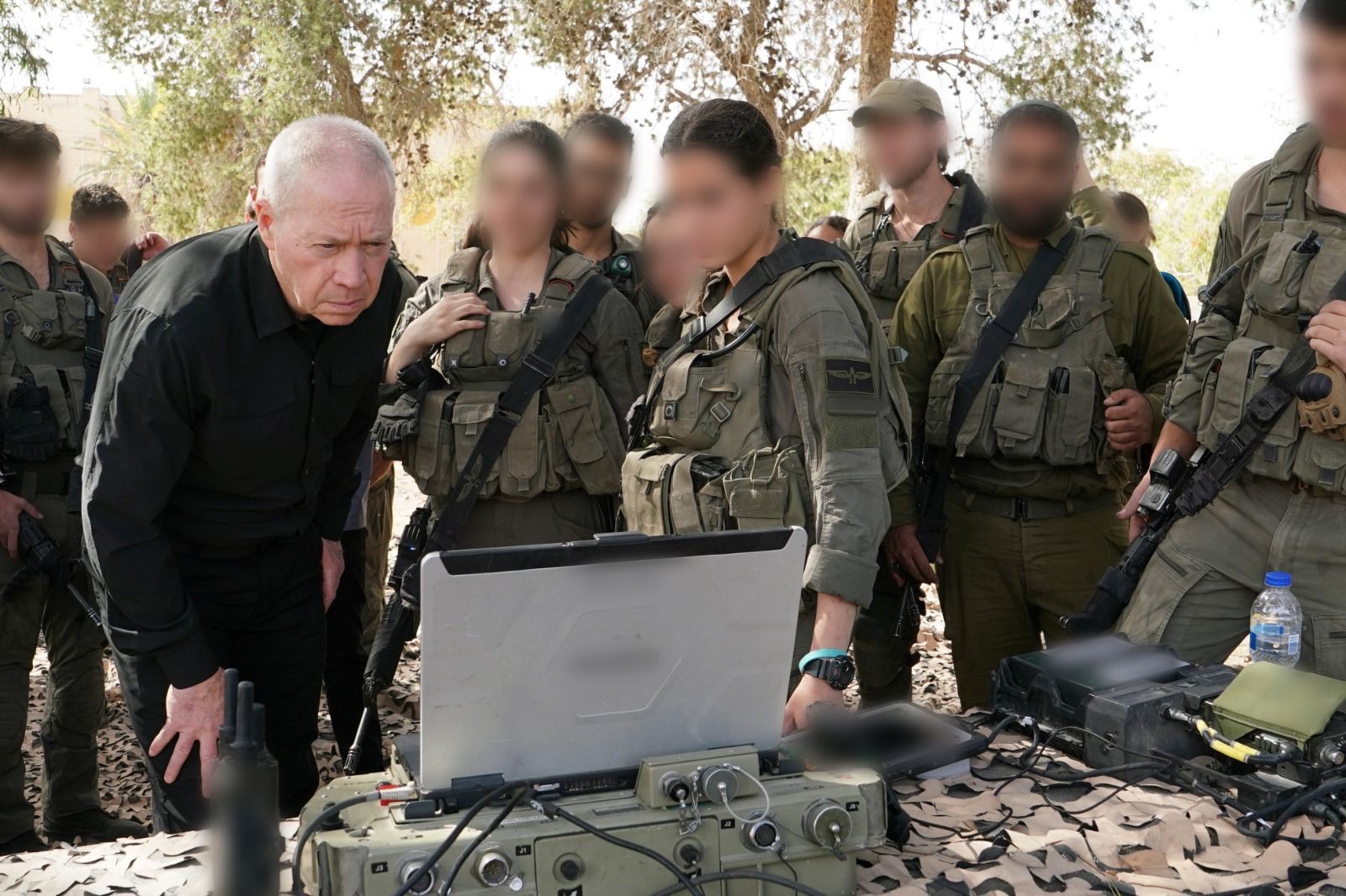 שר הביטחון יואב גלנט בהערכת מצב במפקדת אוגדה 98 | קרדיט: אריאל חרמוני, משרד הביטחון