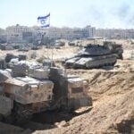 מהתחקיר מסתמן: המחבל טיפס על הנגמ"ש והשליך מטען פנימה