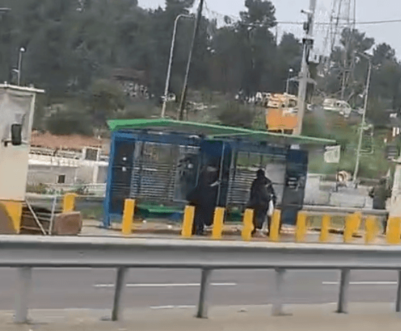 פיגוע ירי בצומת הגוש: שני לוחמי שב"כ נפצעו - המחבל נוטרל