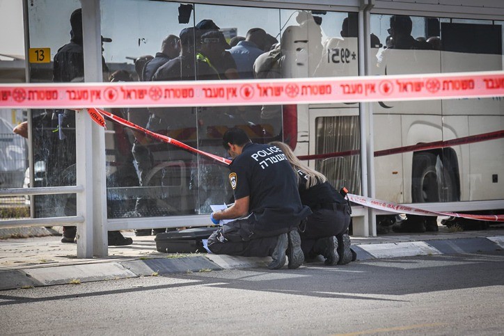 קצין נפצע קל בפיגוע בבאר שבע, לוחם נוסף נטרל את המחבל