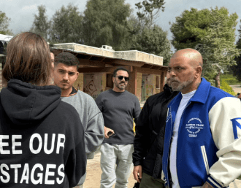 "הבתים מחוררים, כתמי דם ברצפה": אייל גולן נסע לעוטף והזדעזע