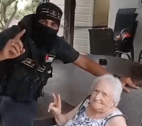 בגלל מסי: המחבלים שחררו לחופשי את אסתר קוניו בת ה-90