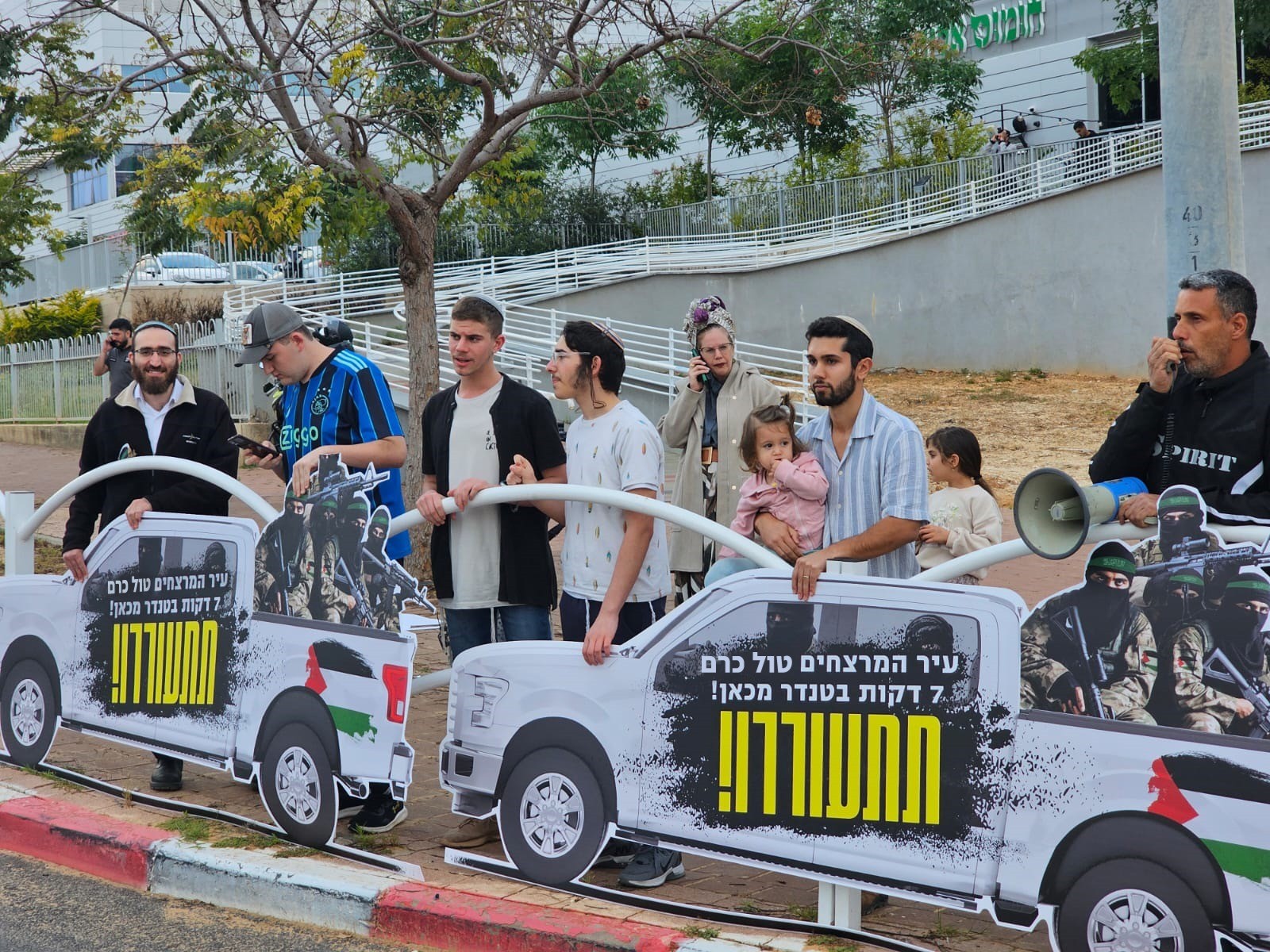 התושבים מוחים: "עיר המרצחים טולכרם - 7 דקות נסיעה בטנדר"