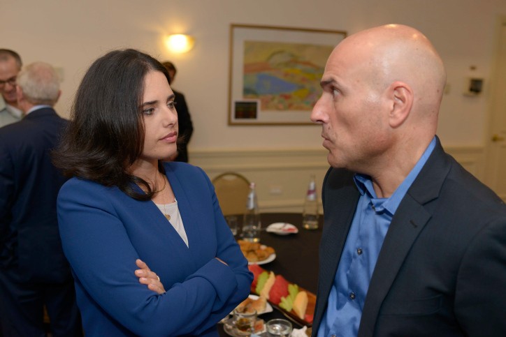 איילת שקד לצד אפי נוה. צילום: תומר נויברג, פלאש 90