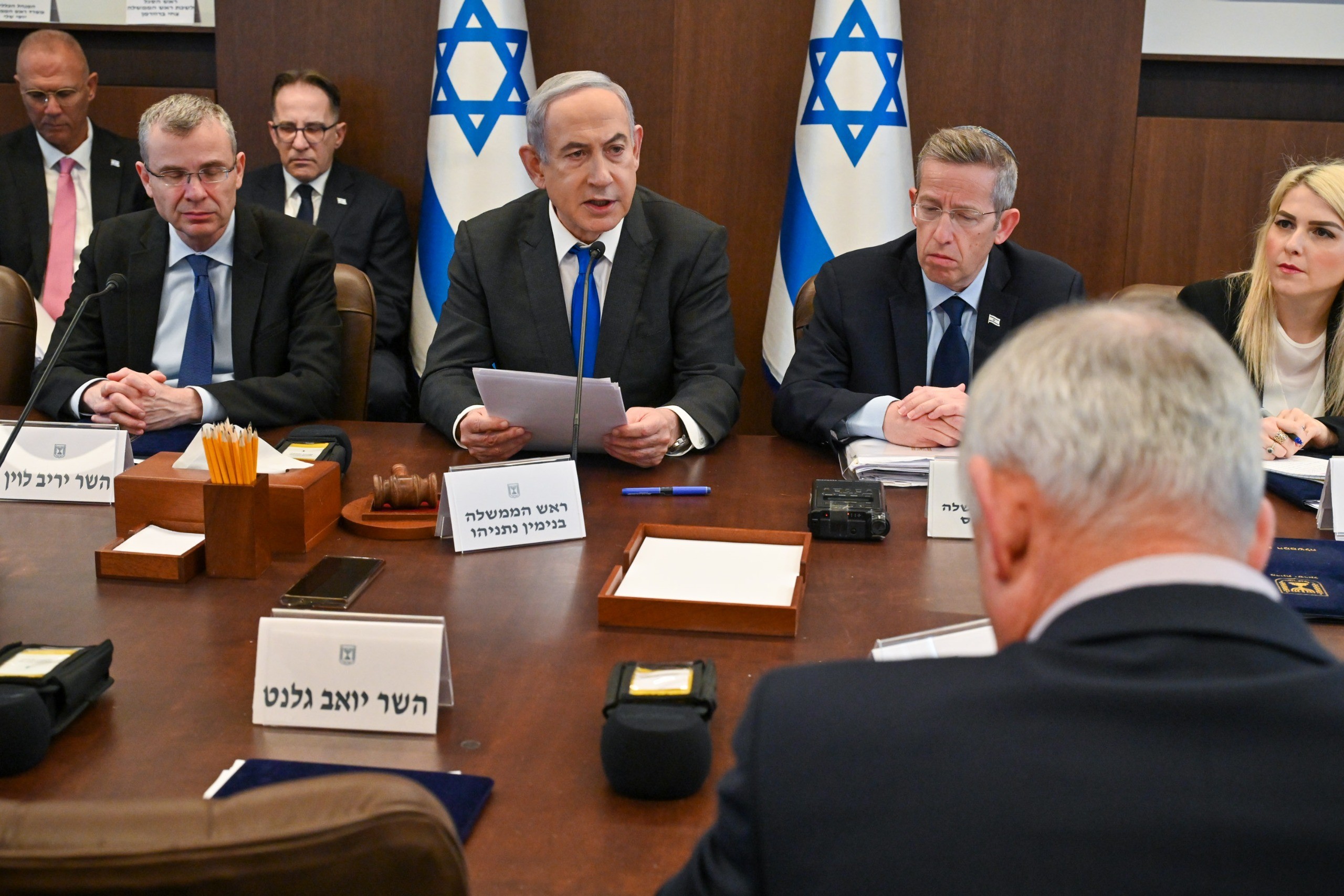קרעי תקף את הייעוץ המשפטי; נתניהו: "פרשת משפטים בושה"