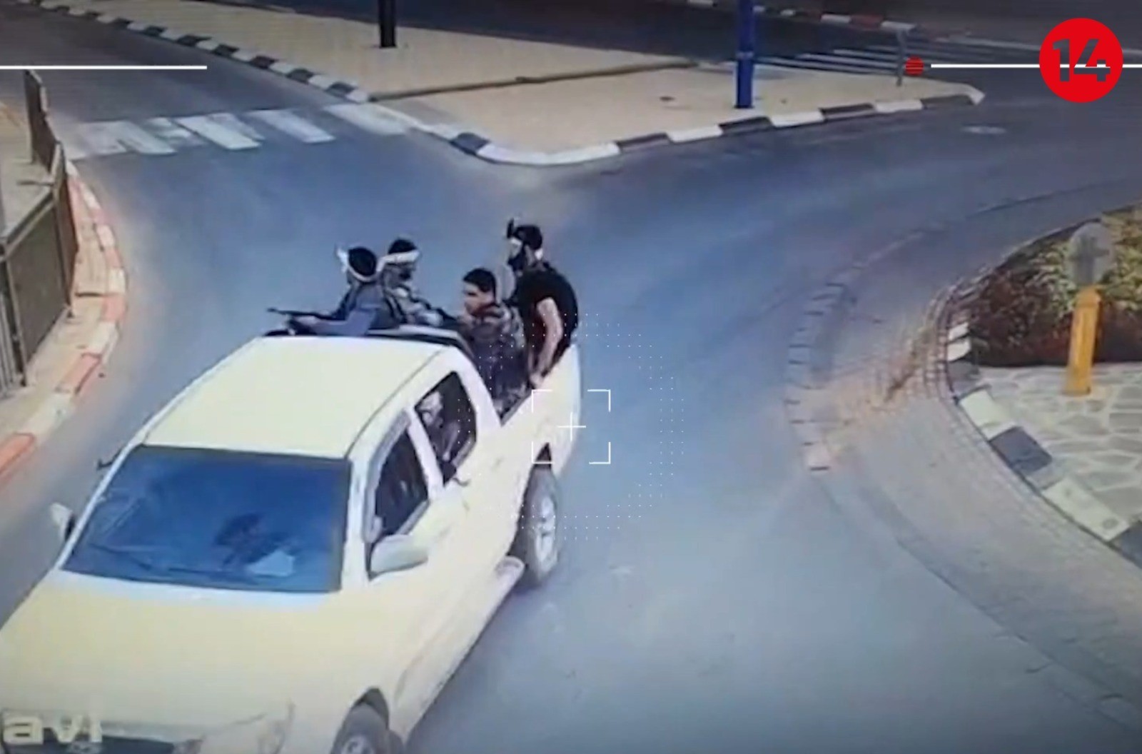 תיעוד דרמטי: כך ניצל תושב שדרות ב-7 באוקטובר מירי המחבלים