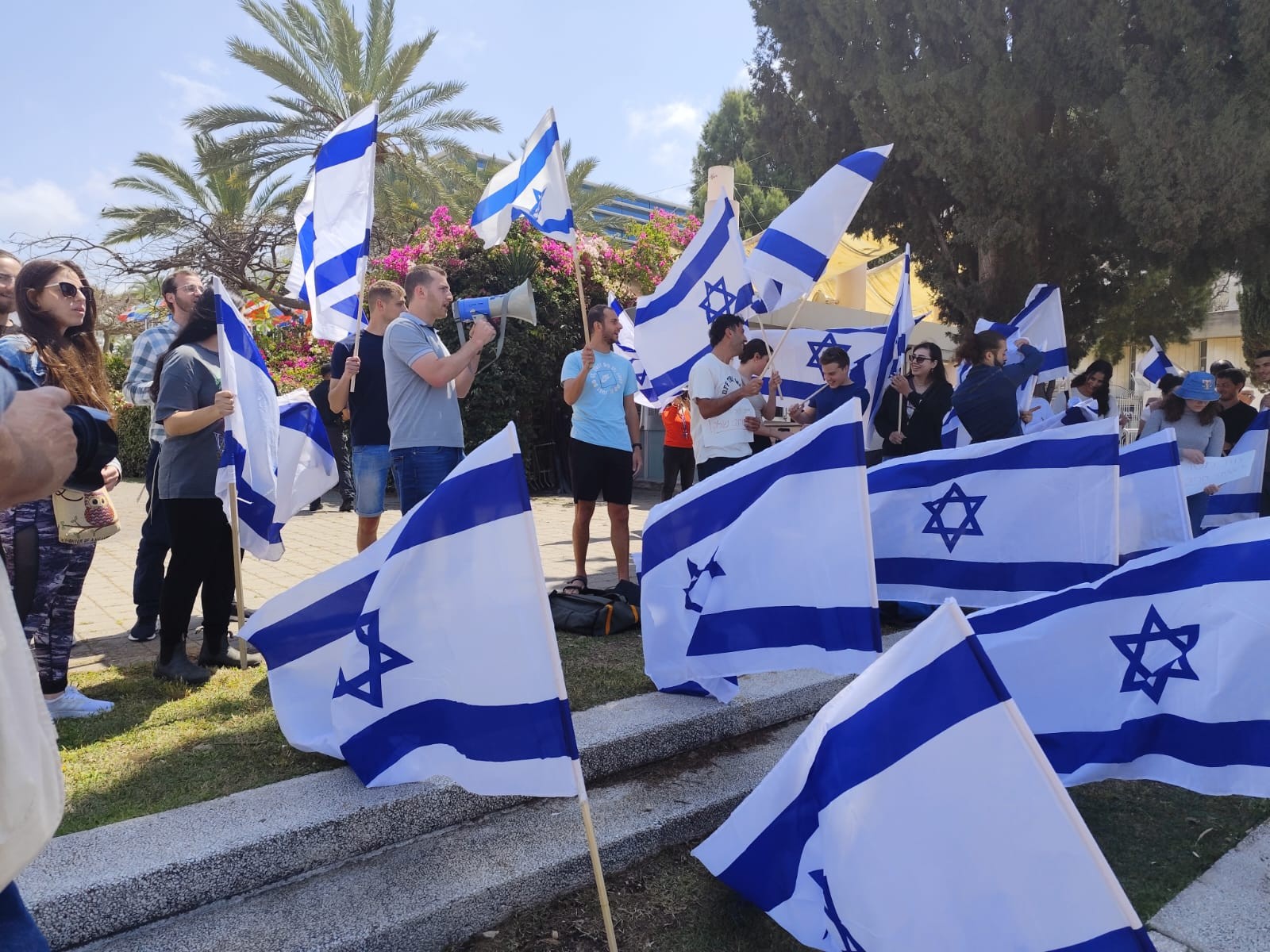 לאחר ביזוי יום השואה בבית ברל: סטודנטים קיימו טקס אלטרנטיבי